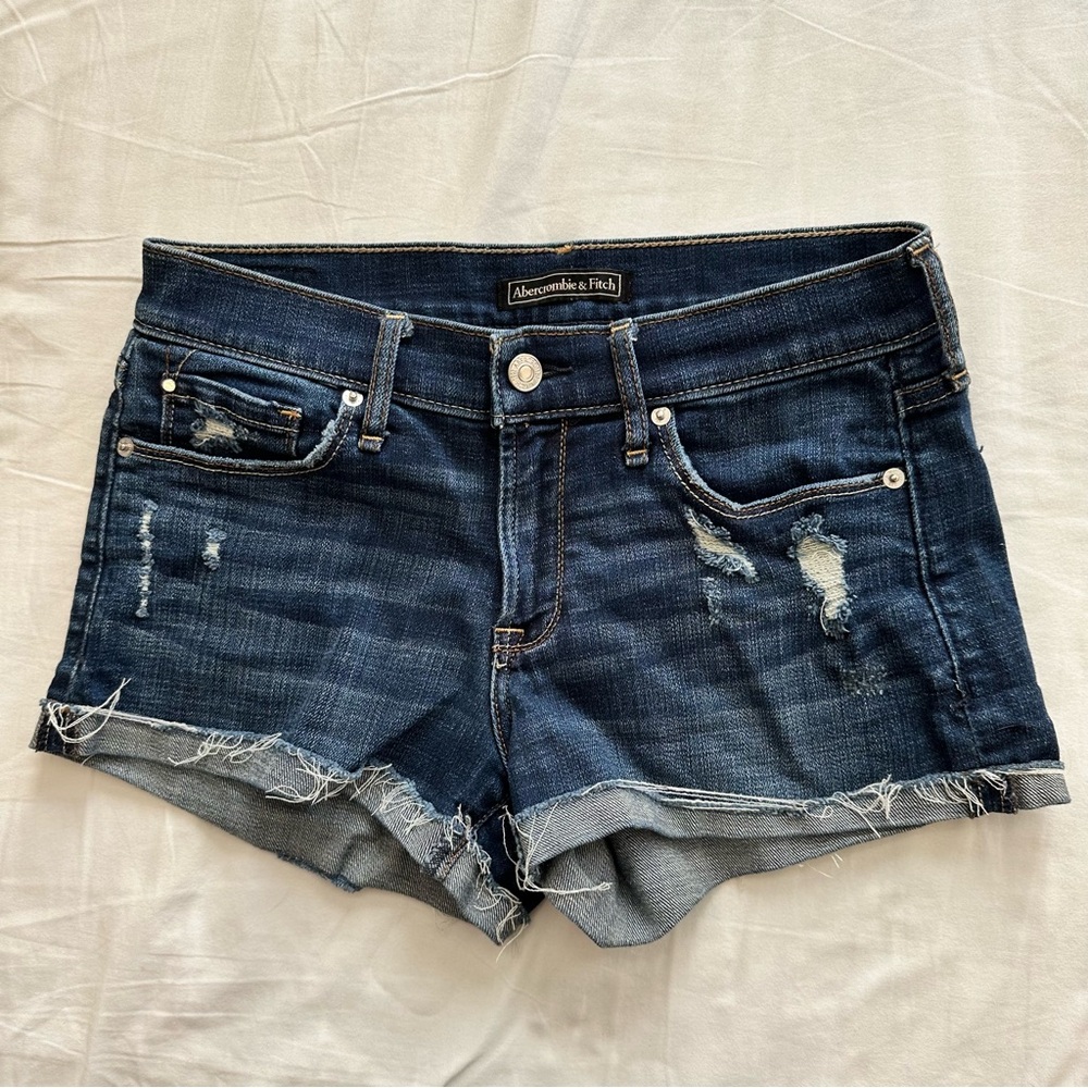 ⚡️ FLASH SALE Abercrombie low rise shortie jean shorts size 26